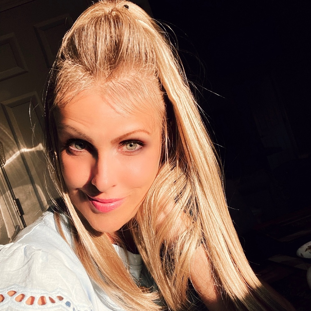 Meet your Posher, Kamela